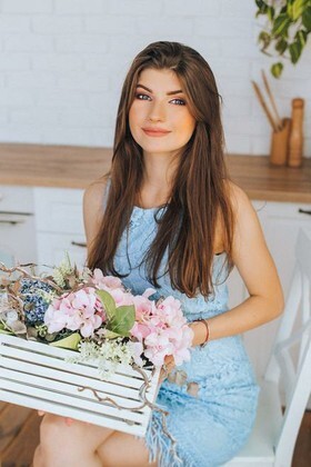 Nina von Poltava 21 jahre - aufmerksame Frau. My wenig primäre foto.