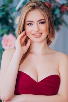 Nata von Lutsk 24 jahre - Liebling suchen. My wenig primäre foto.